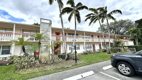 8 Ventnor A Deerfield Beach FL 33442