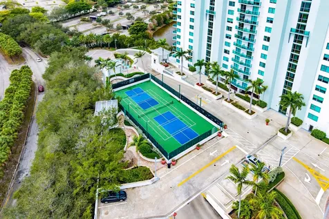 2641 N Flamingo Road Sunrise FL 33323