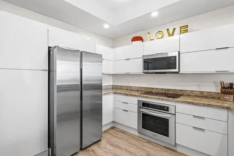 2641 N Flamingo Road Sunrise FL 33323