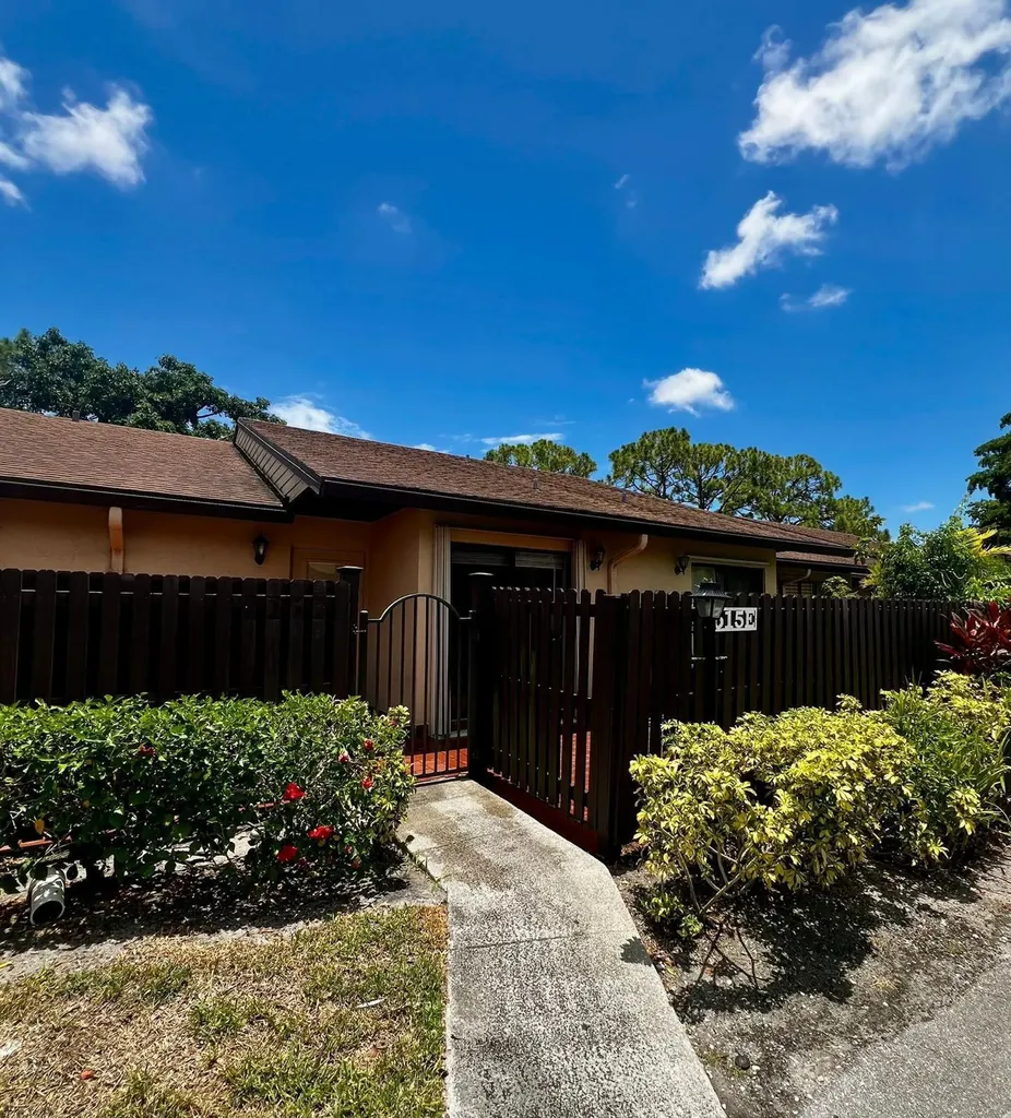 615 Sea Pine Way Greenacres FL 33415