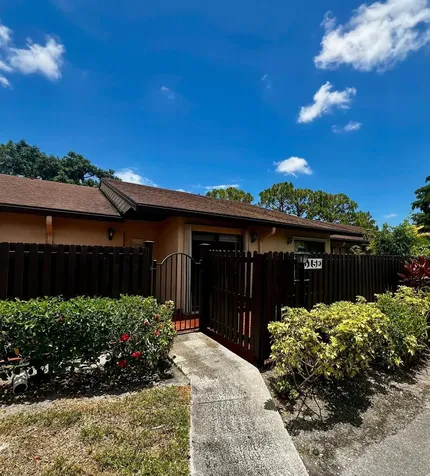 615 Sea Pine Way Greenacres FL 33415