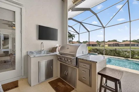 868 Sw Piedmont Court Port Saint Lucie FL 34986