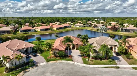 868 Sw Piedmont Court Port Saint Lucie FL 34986
