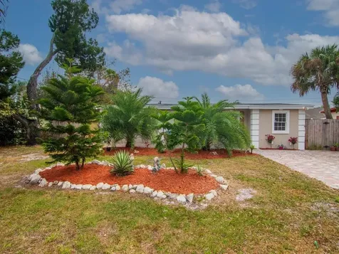 703 5th Place Vero Beach FL 32962