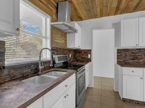 703 5th Place Vero Beach FL 32962