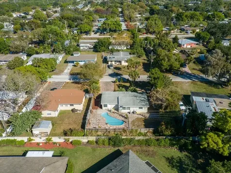 703 5th Place Vero Beach FL 32962