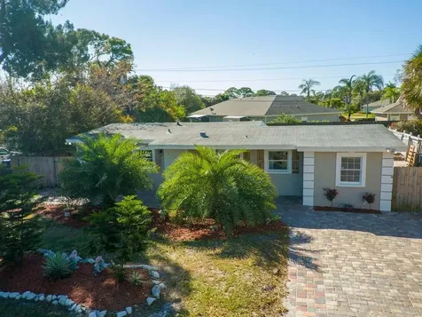 703 5th Place Vero Beach FL 32962