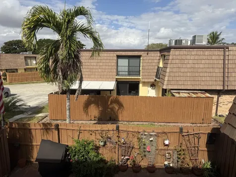 1021 Springdale Circle Palm Springs FL 33461