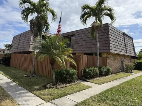 1021 Springdale Circle Palm Springs FL 33461