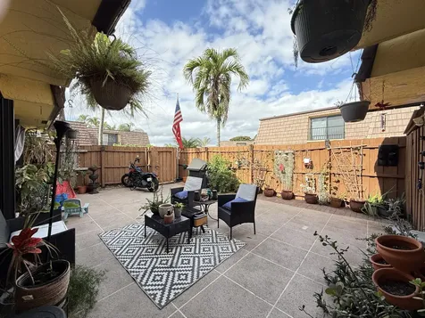 1021 Springdale Circle Palm Springs FL 33461