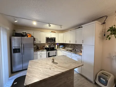 1021 Springdale Circle Palm Springs FL 33461