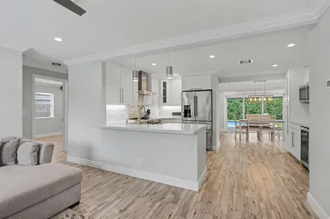 124 Sw 11th Avenue Boynton Beach FL 33435