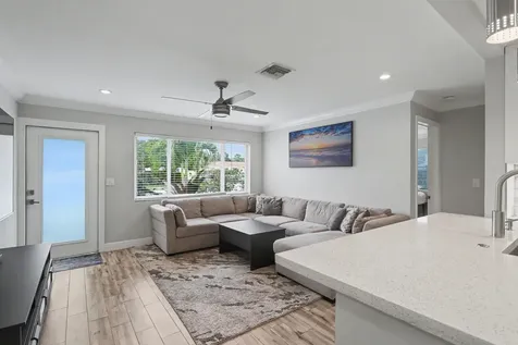 124 Sw 11th Avenue Boynton Beach FL 33435