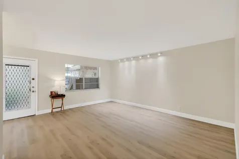 826 Normandy R Delray Beach FL 33484
