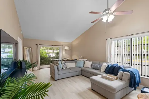 492 Hardwood Place Boca Raton FL 33431
