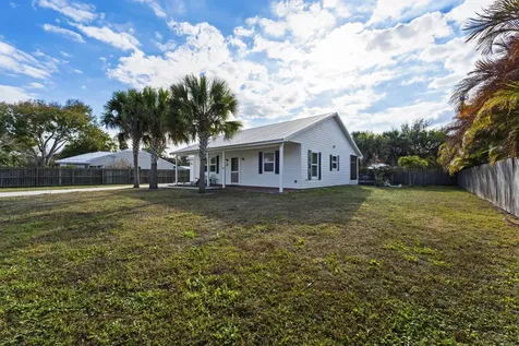 2263 4th Avenue Vero Beach FL 32962