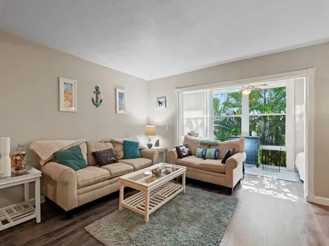 1901 Indian River Boulevard Vero Beach FL 32960