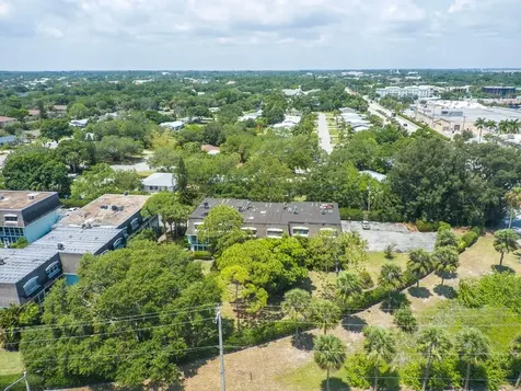 1901 Indian River Boulevard Vero Beach FL 32960