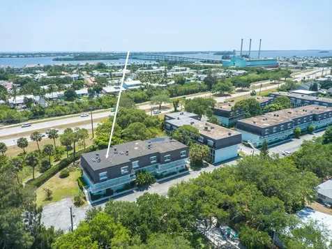 1901 Indian River Boulevard Vero Beach FL 32960