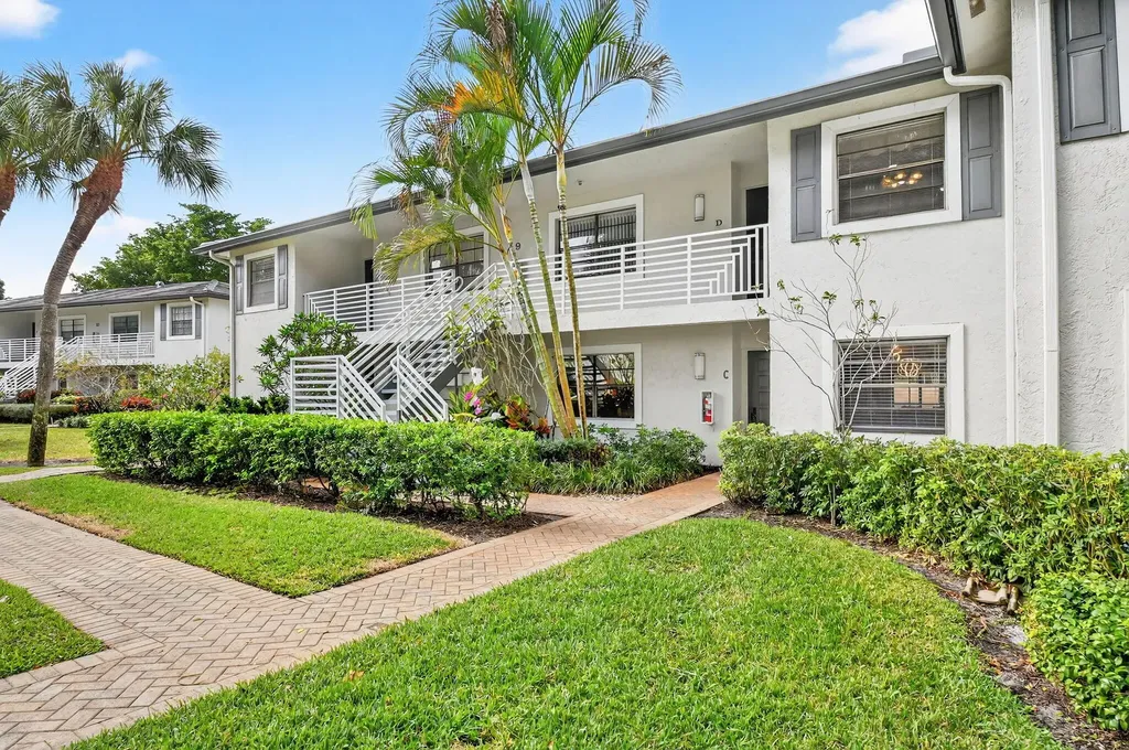 9 Southport Lane Boynton Beach FL 33436