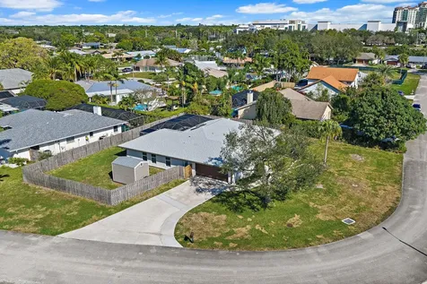 4147 Beech Avenue Palm Beach Gardens FL 33410