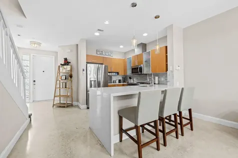830 Ne 19th Avenue Fort Lauderdale FL 33304