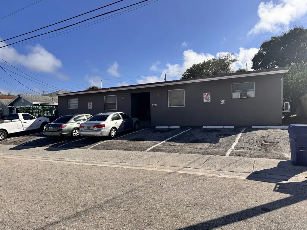 1245 W 35th Street Riviera Beach FL 33404