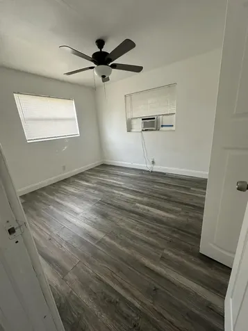 1245 W 35th Street Riviera Beach FL 33404