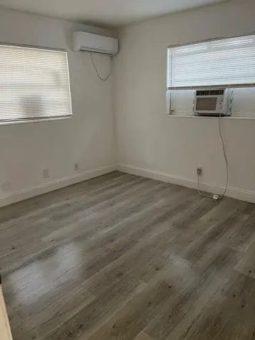 1245 W 35th Street Riviera Beach FL 33404