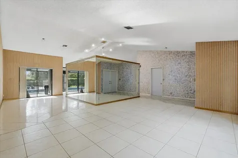 8870 Nw 49th Drive Coral Springs FL 33067