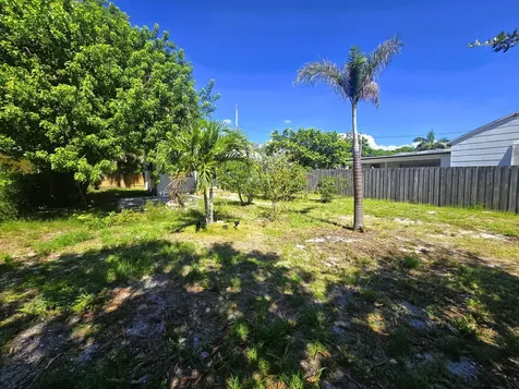 1115 S M Street Lake Worth FL 33460