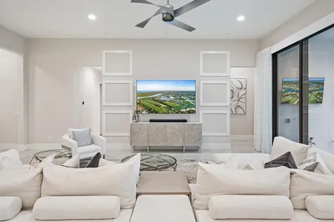 9243 Coral Isles Circle Palm Beach Gardens FL 33412