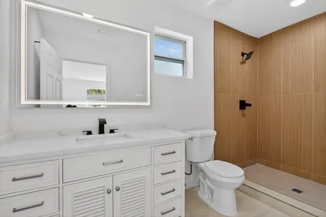 5183 Ne 15th Avenue Pompano Beach FL 33064