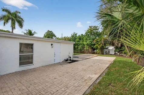 5183 Ne 15th Avenue Pompano Beach FL 33064