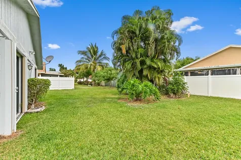 1390 Summit Run Circle West Palm Beach FL 33415