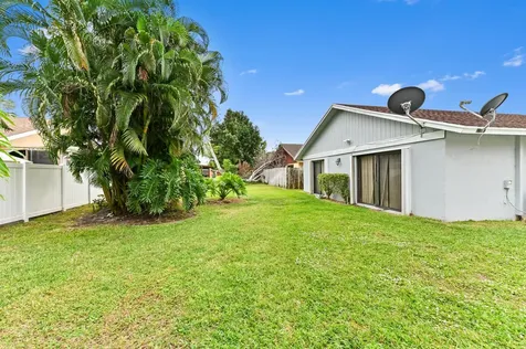1390 Summit Run Circle West Palm Beach FL 33415