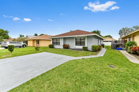 1390 Summit Run Circle West Palm Beach FL 33415