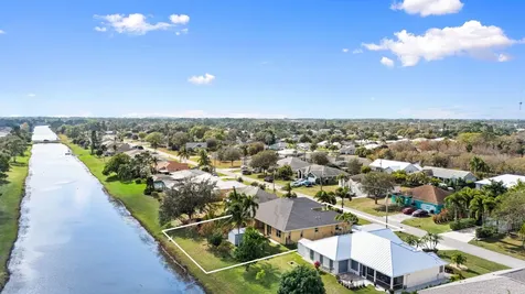 2019 Se Mantua Street Port Saint Lucie FL 34952