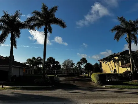 8451 Club Estates Way Lake Worth FL 33467