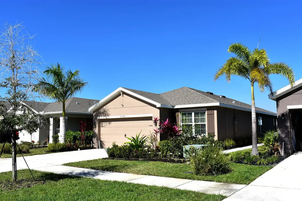 9398 Sw Ligorio Way Port Saint Lucie FL 34987