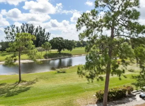 6698 10th Avenue Lake Worth FL 33467