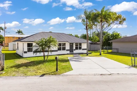 603 Sw 10th Street Belle Glade FL 33430