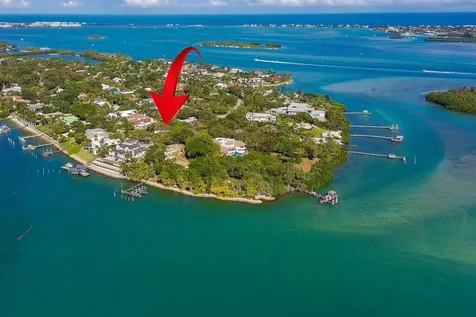 37 E High Point Road Sewalls Point FL 34996