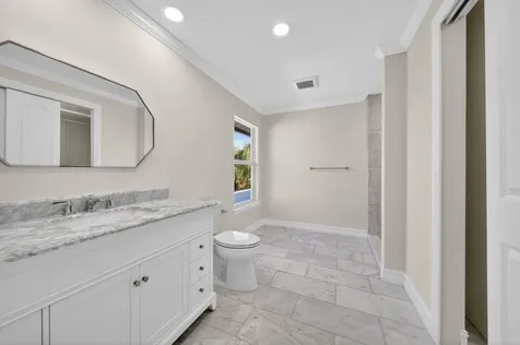 37 E High Point Road Sewalls Point FL 34996