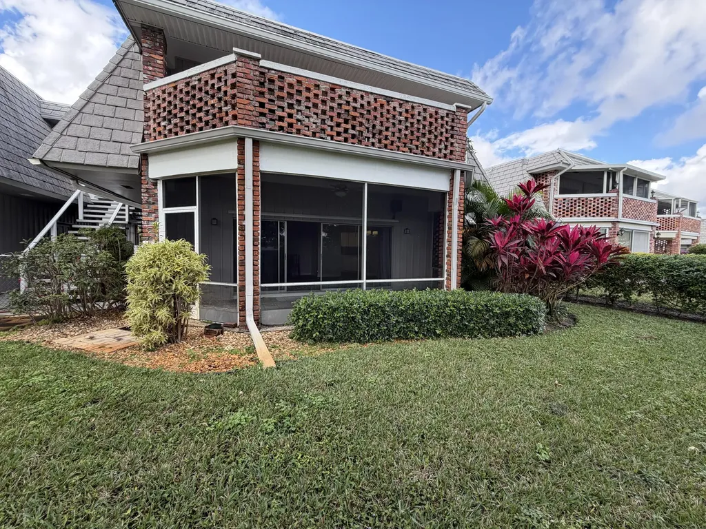 340 Orange Tree Drive Atlantis FL 33462