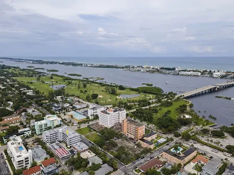 1 S Lakeside Drive Lake Worth Beach FL 33460