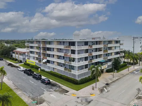 1 S Lakeside Drive Lake Worth Beach FL 33460