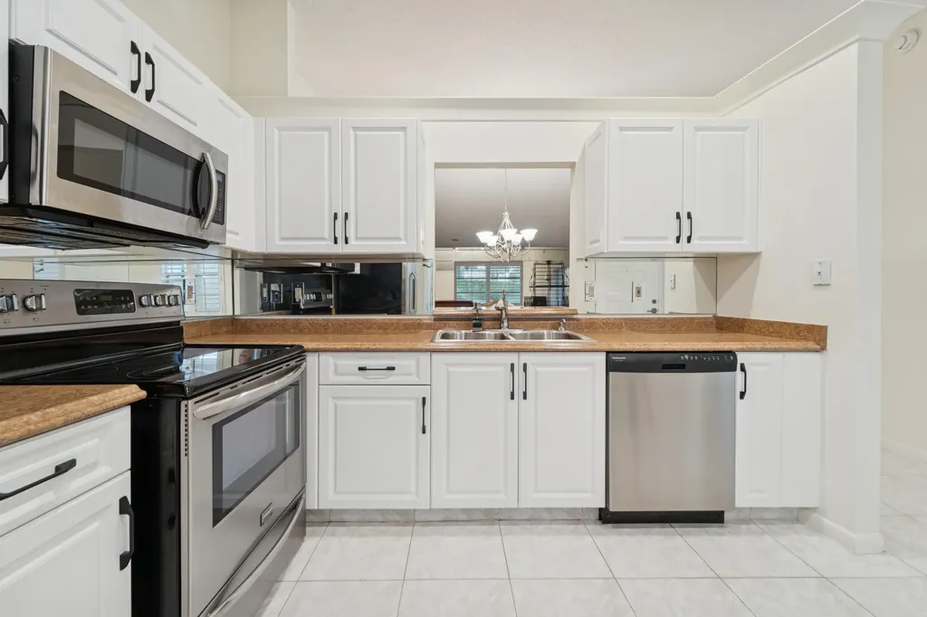 6344 Pointe Pleasant Circle Delray Beach FL 33484