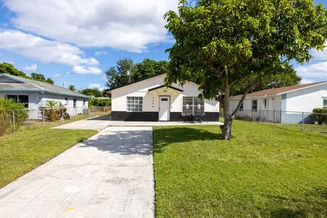 2340 R J Hendley Avenue Riviera Beach FL 33404
