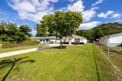 2340 R J Hendley Avenue Riviera Beach FL 33404
